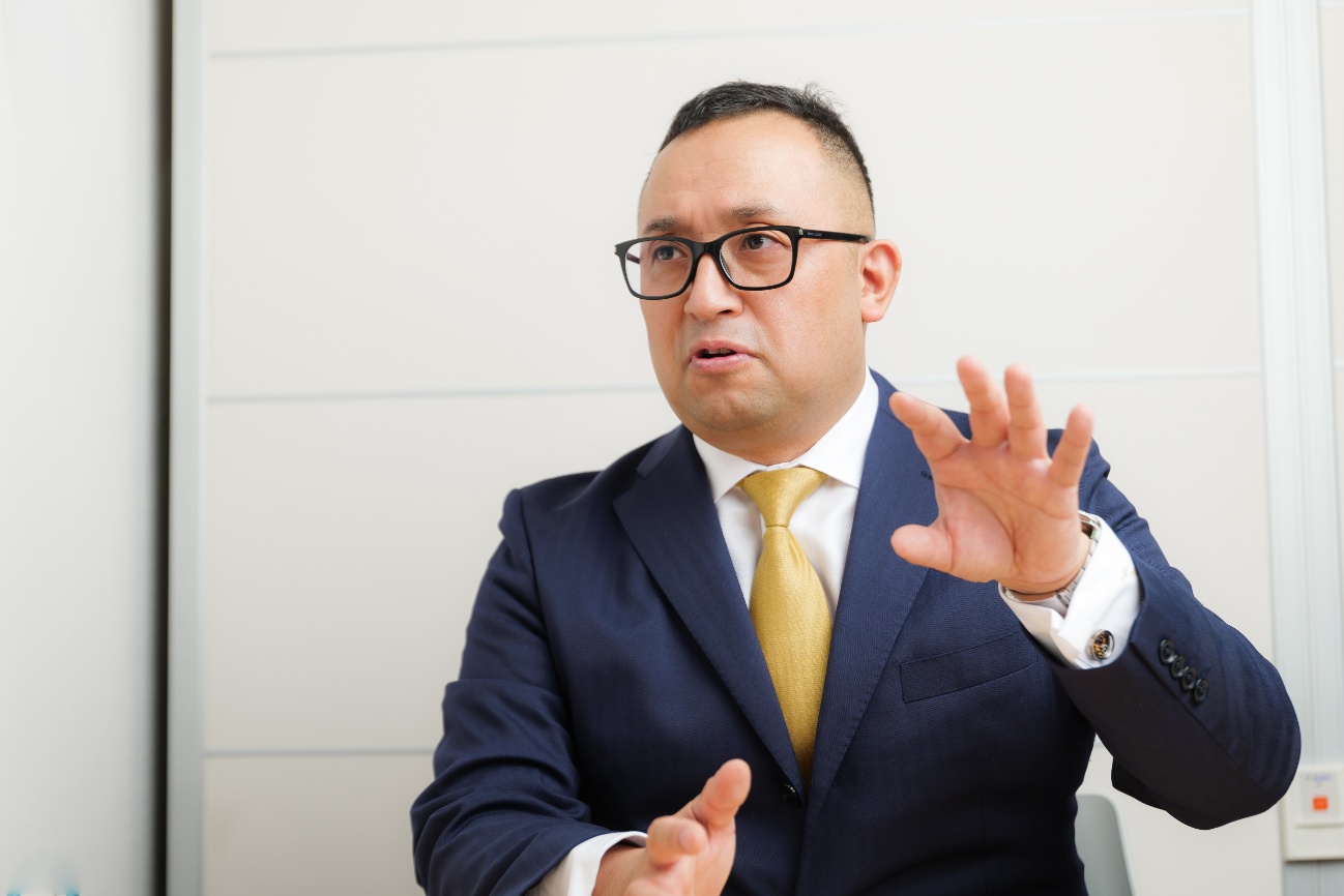 加藤久明氏