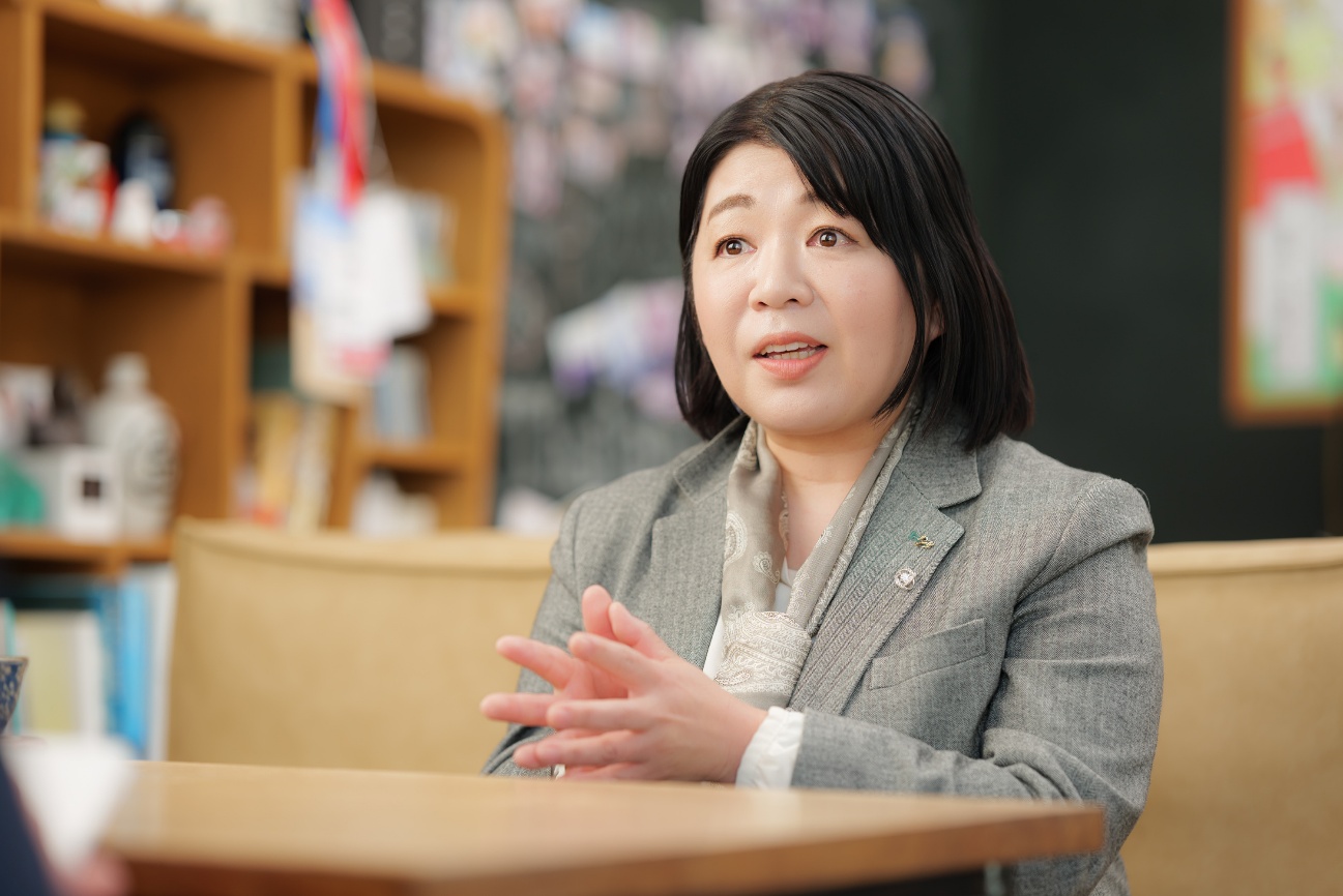 杉本香織氏